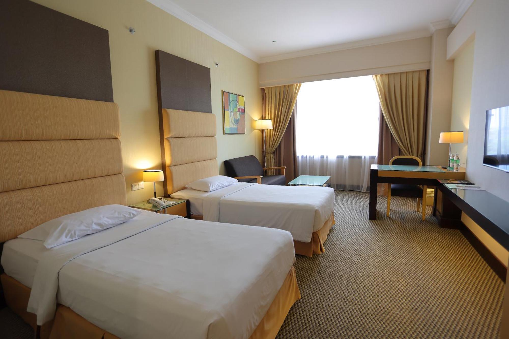 Dynasty Hotel Мірі Екстер'єр фото