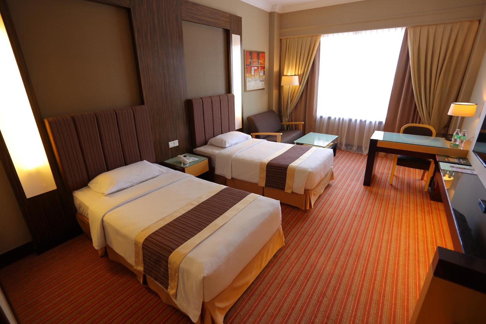 Dynasty Hotel Мірі Екстер'єр фото