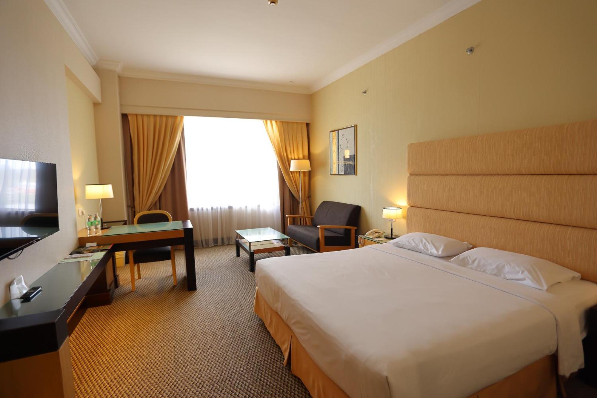 Dynasty Hotel Мірі Екстер'єр фото