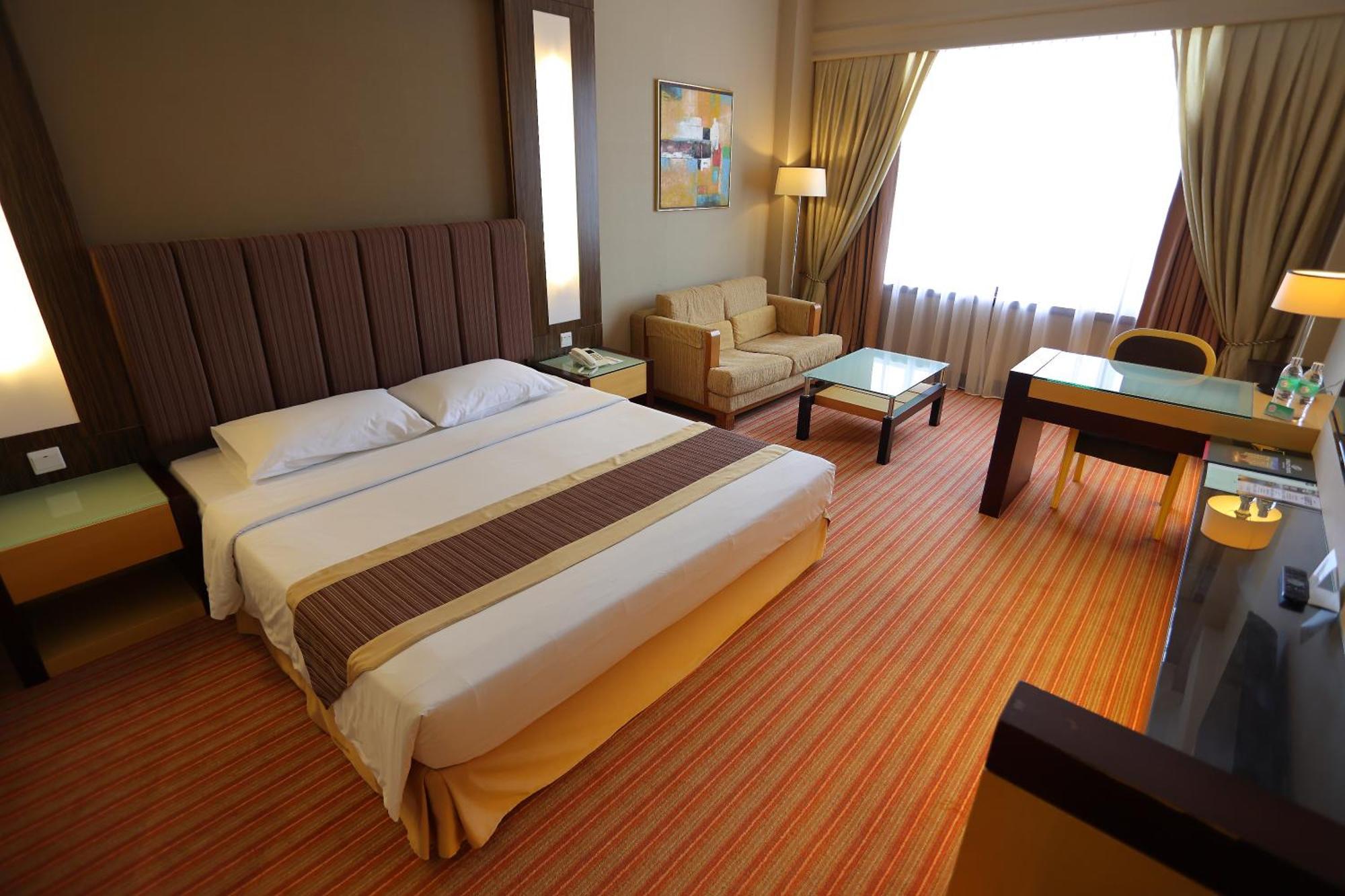 Dynasty Hotel Мірі Екстер'єр фото