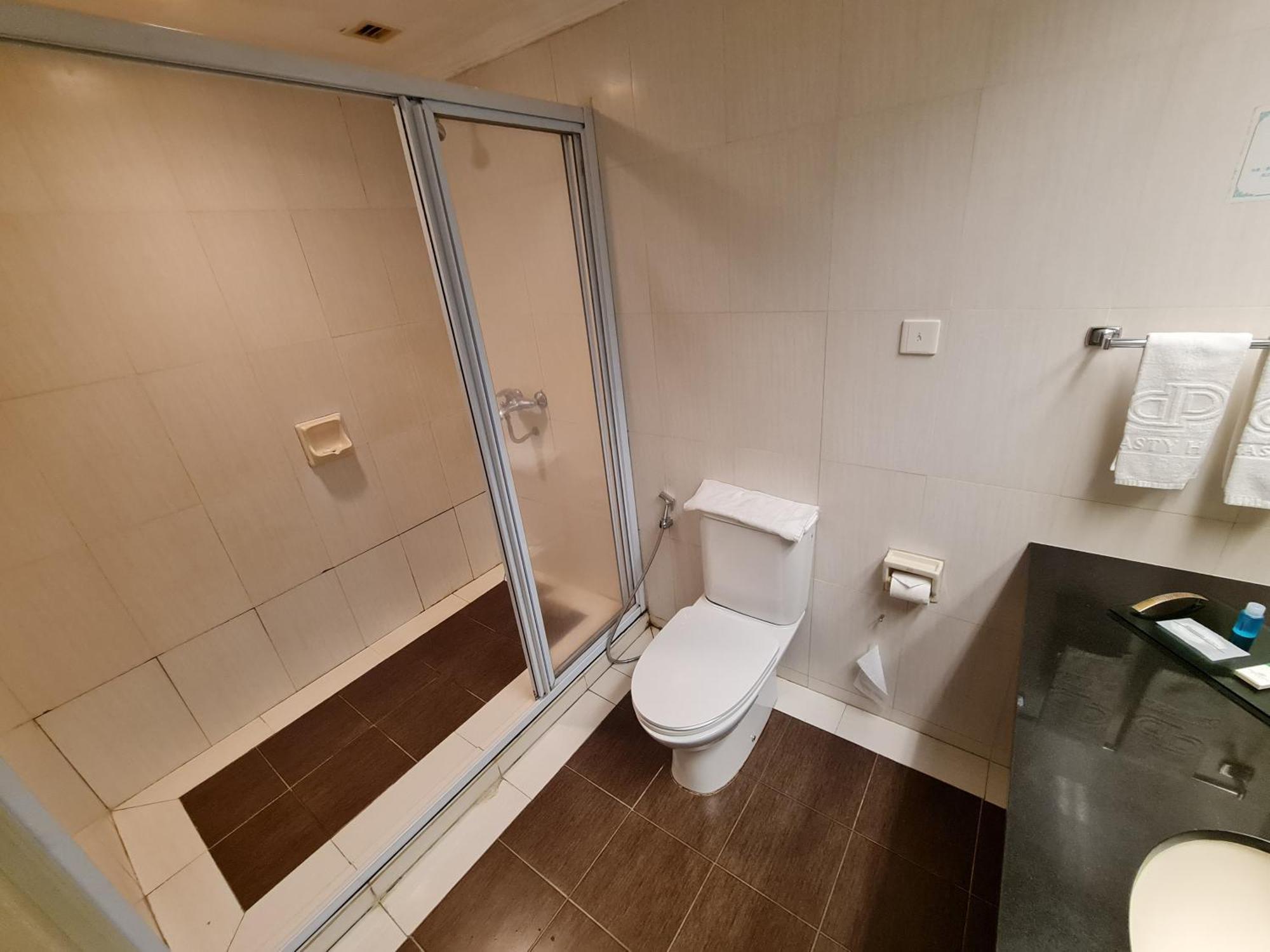 Dynasty Hotel Мірі Екстер'єр фото