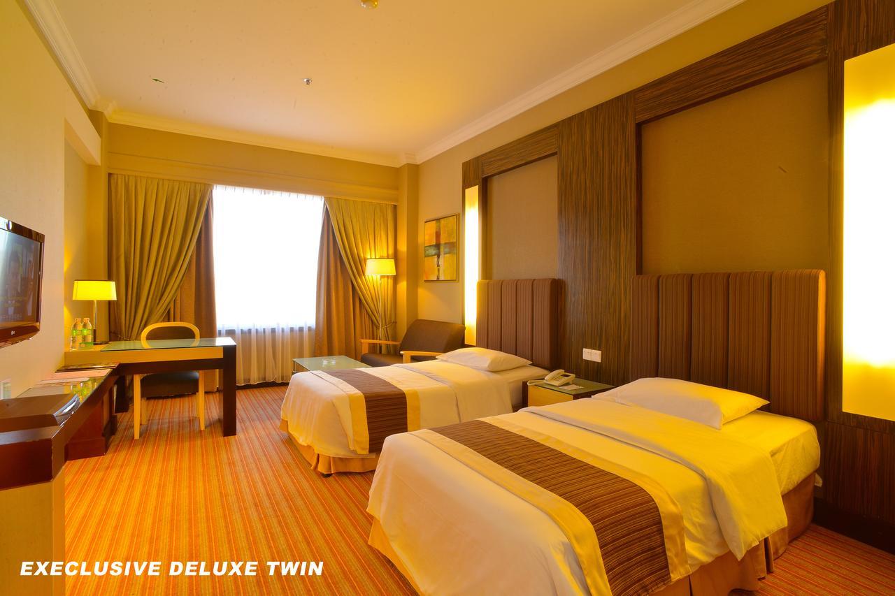 Dynasty Hotel Мірі Екстер'єр фото
