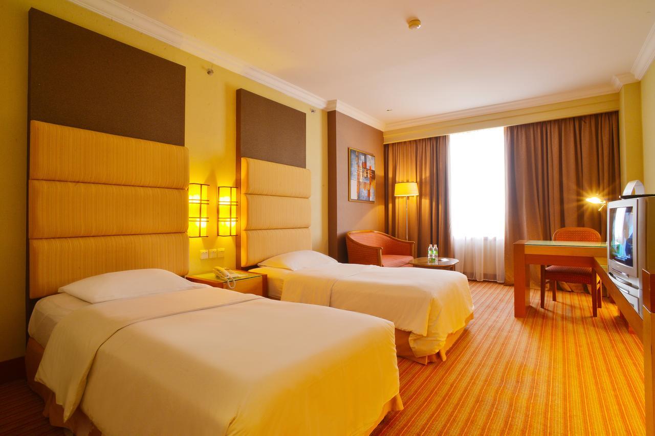 Dynasty Hotel Мірі Номер фото